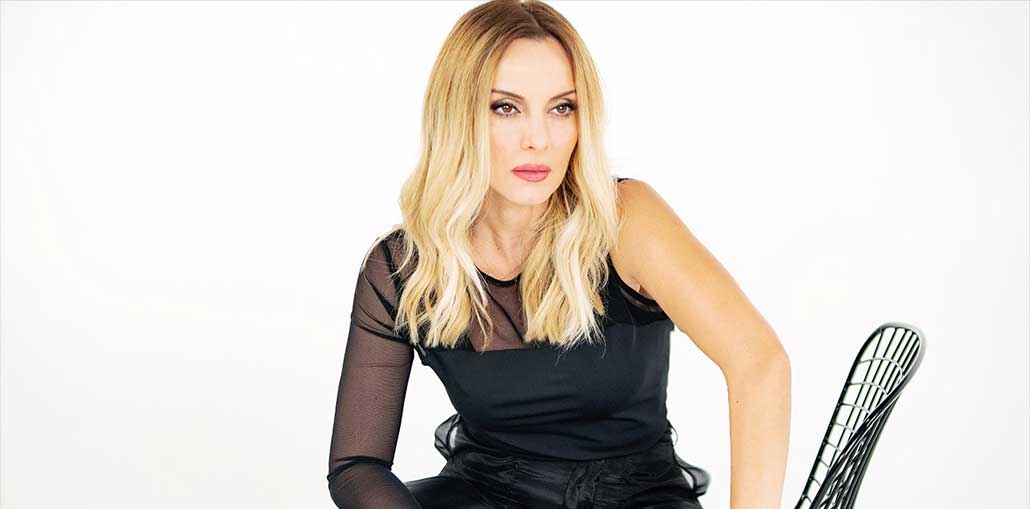 Πέγκυ Ζήνα - «Μέσα μου κάτι έγινε»