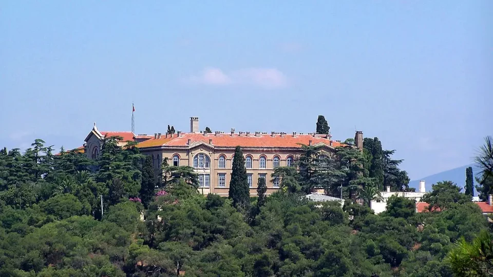 επαναλειτουργία της Χάλκης