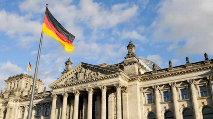 Σολτς: Η Γερμανία θα συμβάλει σε διπλωματική λύση στην Ουκρανία