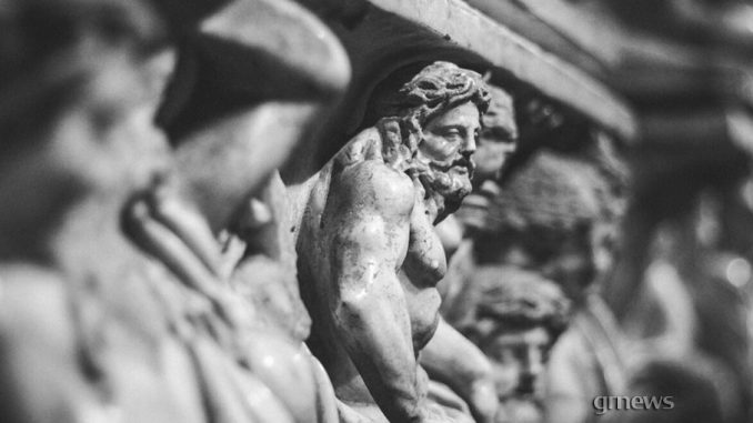 αγάλματα της Αφροδίτης και του Διόνυσου στην Κιουτάχεια