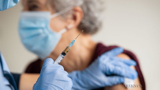 Καμία παράταση για τον εμβολιασμό των άνω των 60 ετών