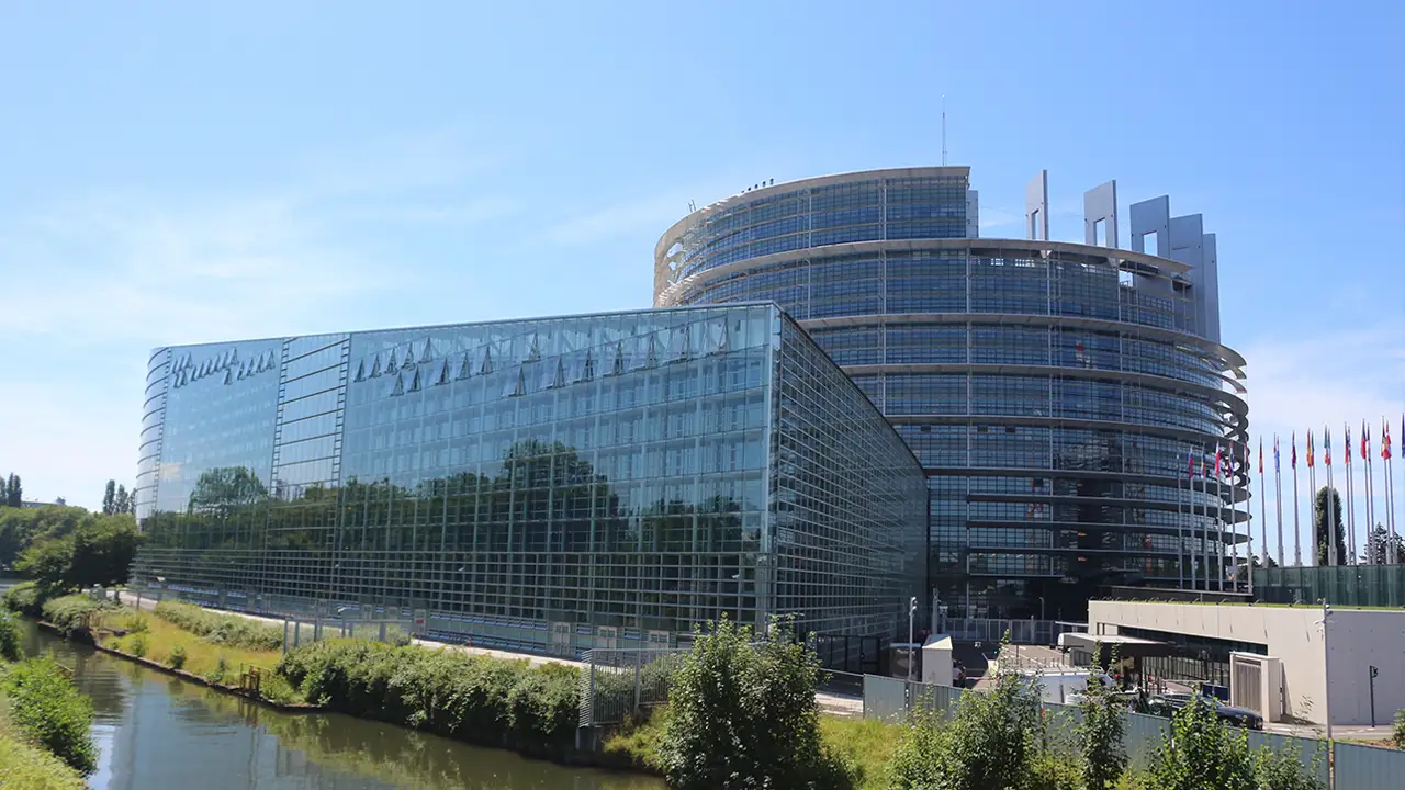 Η ΕΕ απαντά στις απειλές Τραμπ