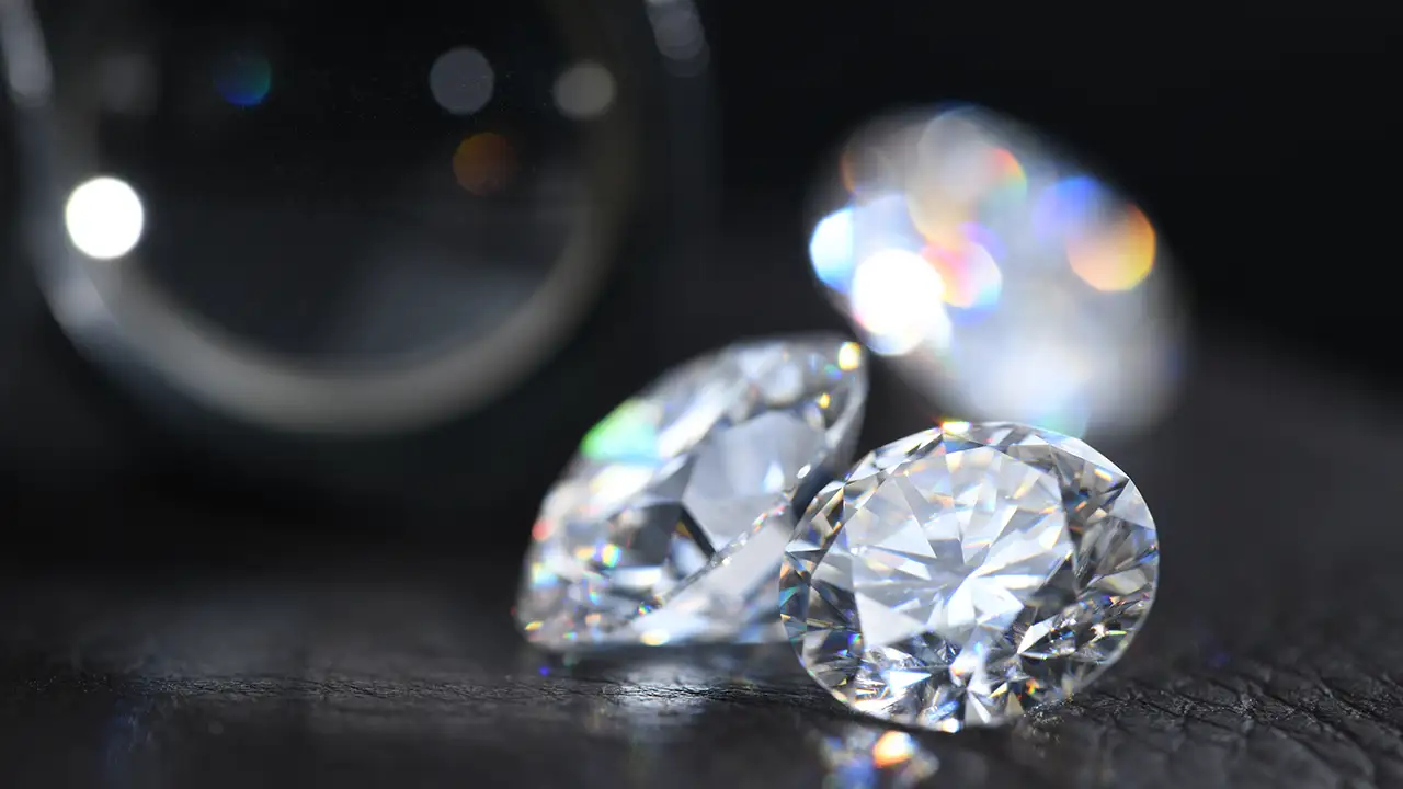 Sotheby's: Σε δημοπρασία το πιο σπάνιο λευκό διαμάντι