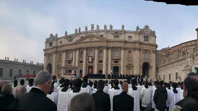 Βαυαρική αντιπροσωπεία στην κηδεία του πρώην Πάπα Βενεδίκτου 16ου στο Βατικανό