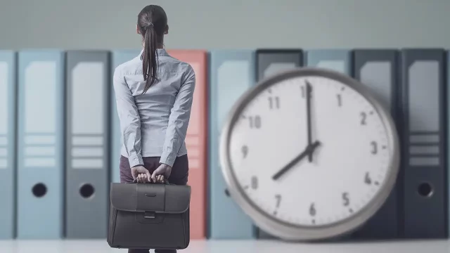 Αύξηση ωρών εργασίας και μείωση αδειών στη Βαυαρία