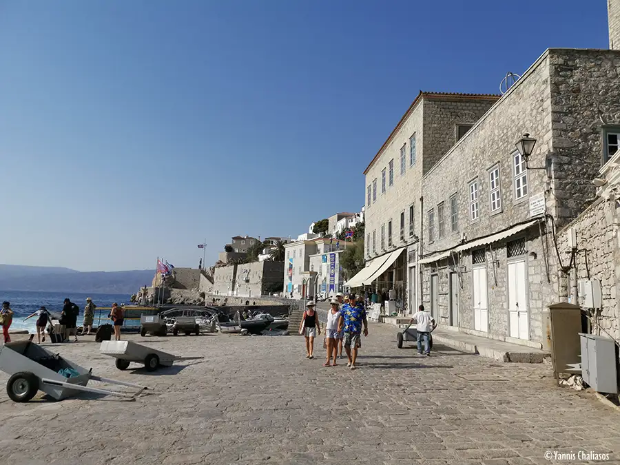 Ύδρα: Το μαγευτικό νησί που ταξιδεύει στο χρόνο