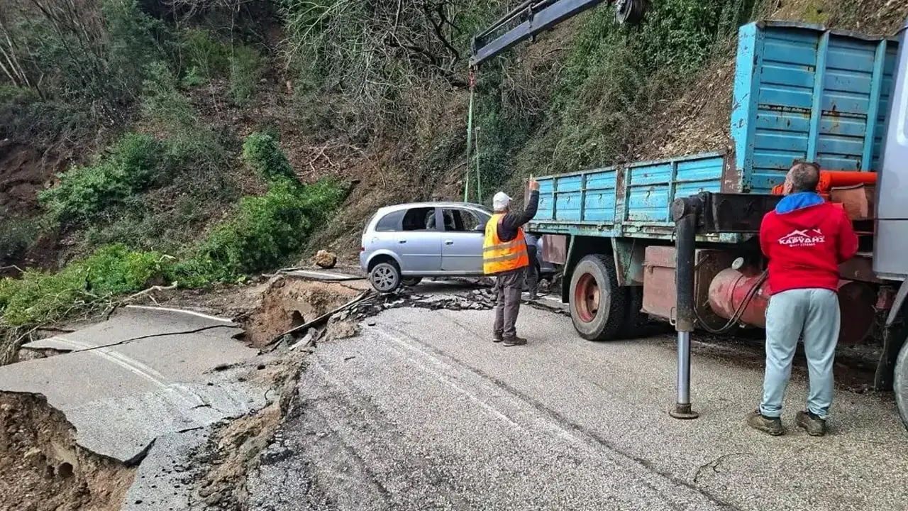 Άνοιξε η γη στα Τζουμέρκα