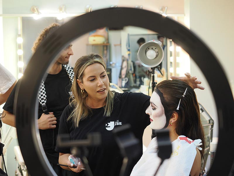 Welcome Day στη ΣΒΙΕ: μια λαμπερή εκδήλωση για τους νέους σπουδαστές!