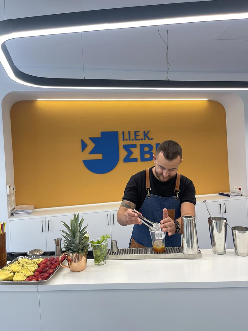 Welcome Day στη ΣΒΙΕ: μια λαμπερή εκδήλωση για τους νέους σπουδαστές!