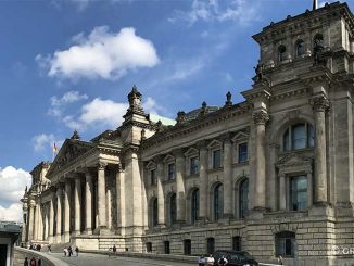 Βερολίνο: Μετά την ολοκλήρωση του προγράμματος το θέμα του χρέους