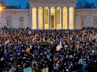 Μόναχο: 50.000 άτομα διαδήλωσαν κατά του πολέμου στην Ουκρανία
