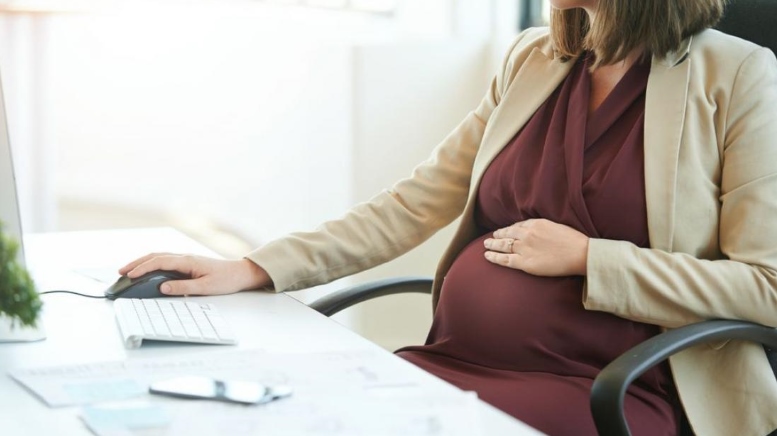 επιχειρήσεις μπορούν να απολύουν εγκύους 