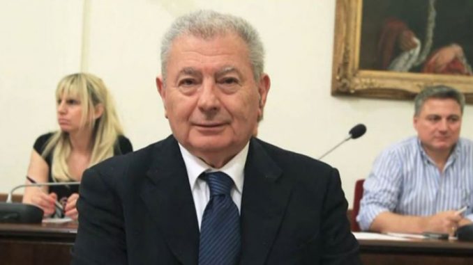 Βρέθηκε νεκρός ο πρώην υπουργός του ΠΑΣΟΚ Σήφης Βαλυράκης!